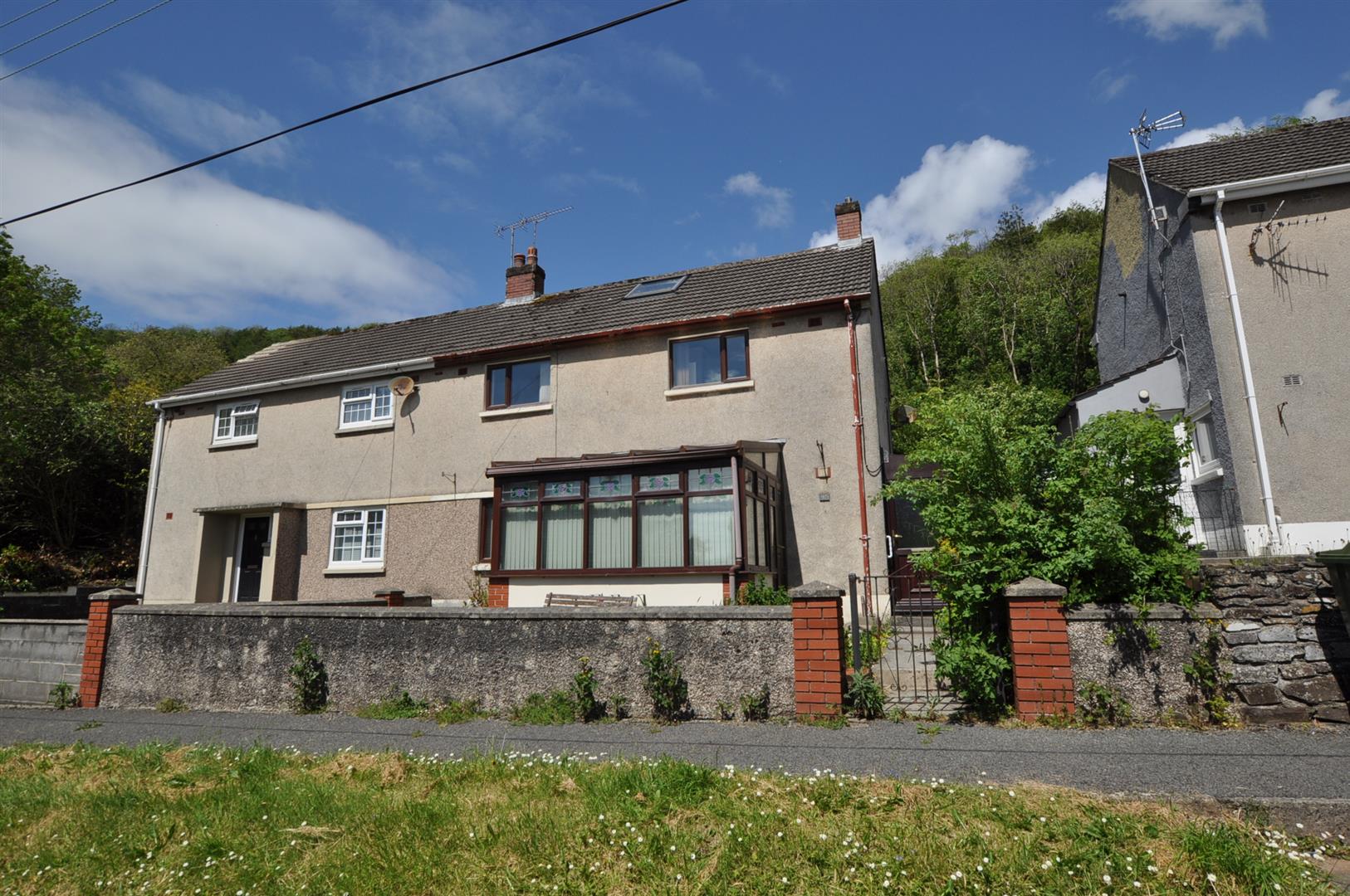 Llanmiloe Estate, Llanmiloe, Carmarthen Terry Thomas & Co Estate